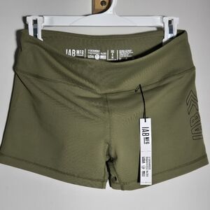 NWT IAB 3-Inch No-Ride army green shorts